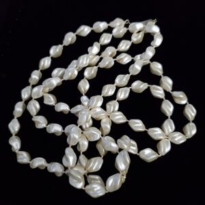 Elegant Vintage Faux Baroque Pearl Necklace Long Chunky Satiny Champagne White